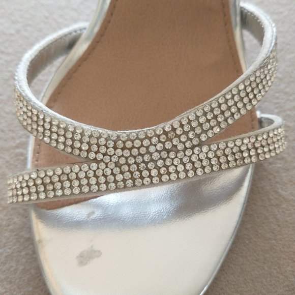 Steve Madden size 7.5 silver metallic stiletto heels with rhinestones - Picture 8 of 10